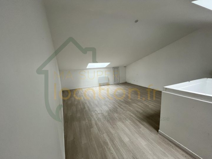 
                                                Location
                                                 Duplex en coeur de ville