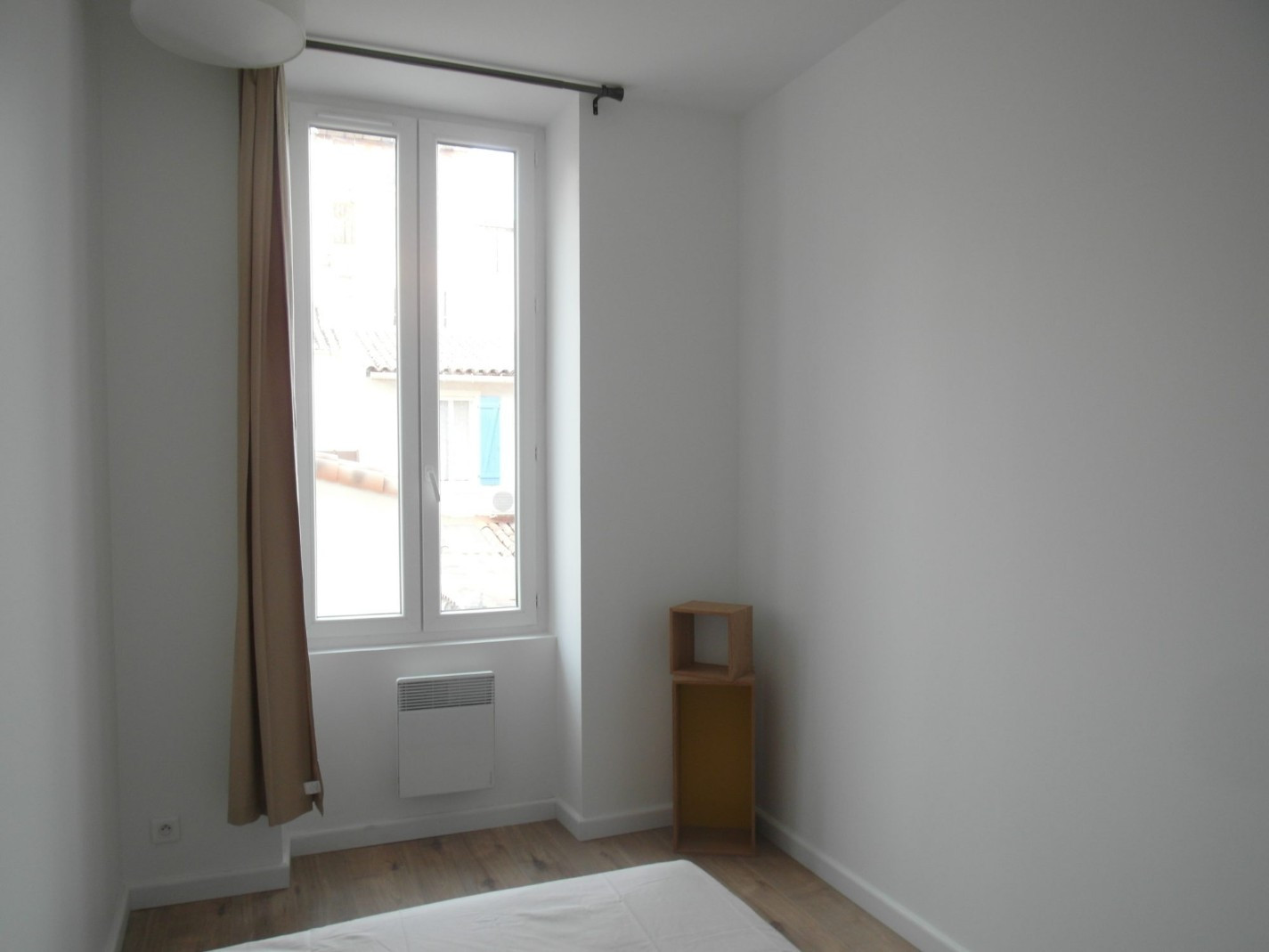 Location
                                                 DUPLEX EN VILLE avec extérieur