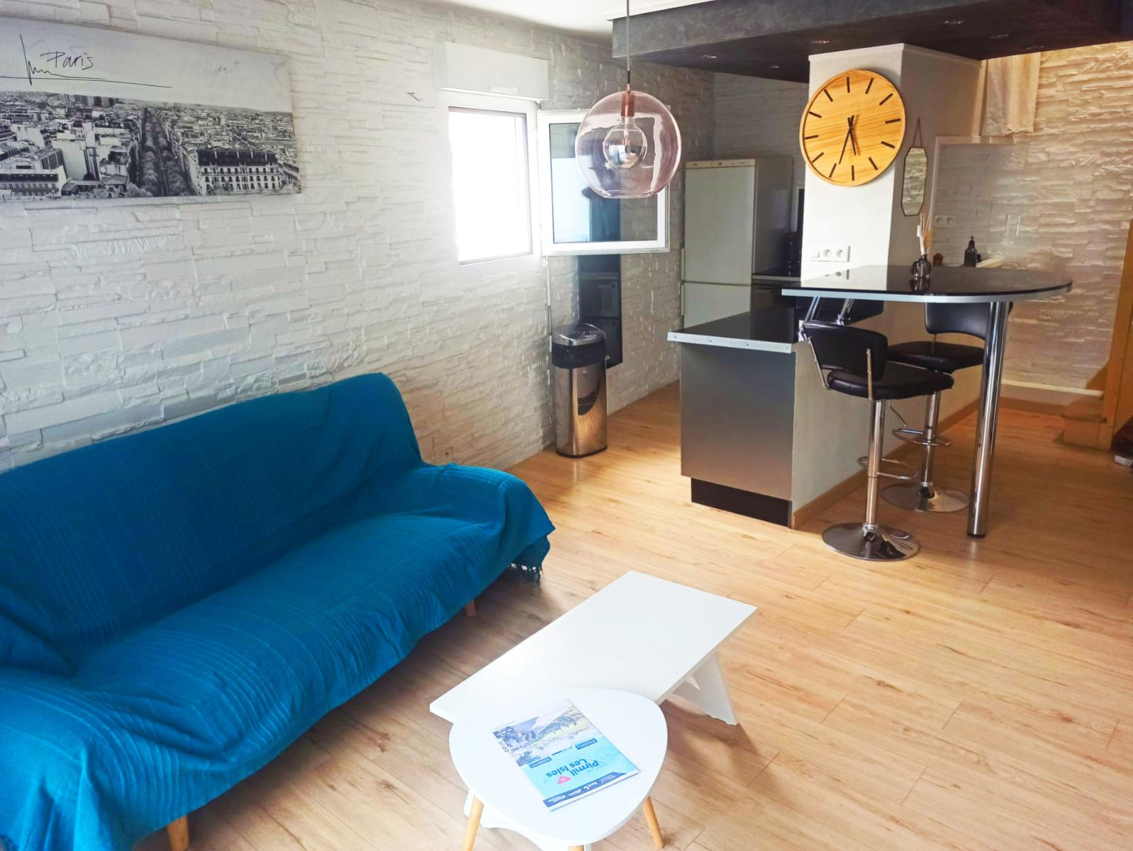 
                                                Location
                                                 Duplex, esprit loft aux portes de Nantes.