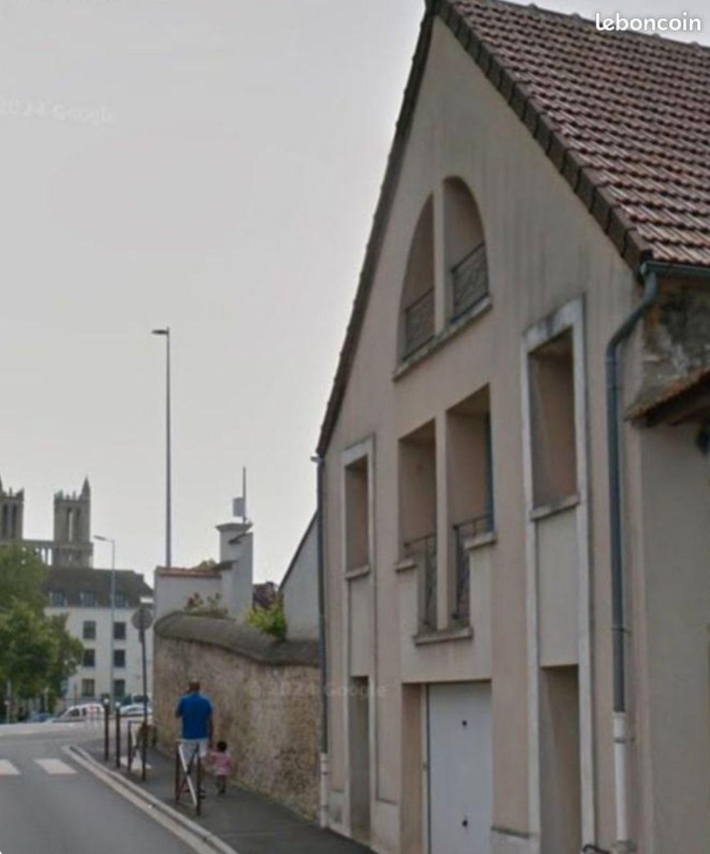 
                                                Location
                                                 Duplex F3 /F4 hyper centre ville très calme