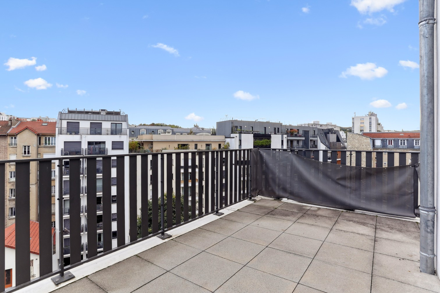 
                                                Vente
                                                 Duplex familial au dernier étage avec terrasse