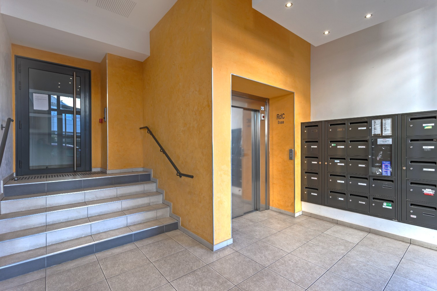 
                                                Vente
                                                 Duplex familial au dernier étage avec terrasse