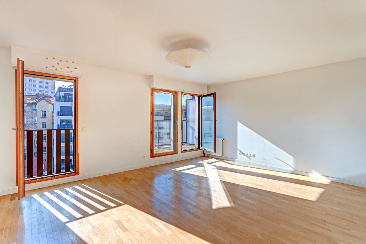 
                                                Vente
                                                 Duplex familial au dernier étage avec terrasses !