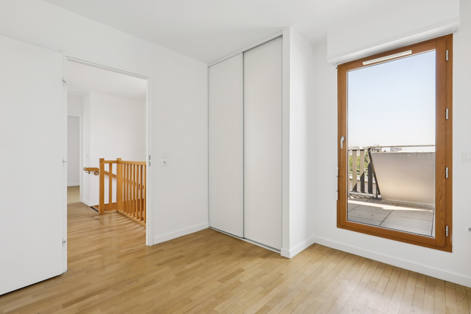 
                                                Vente
                                                 Duplex familial au dernier étage avec terrasses !