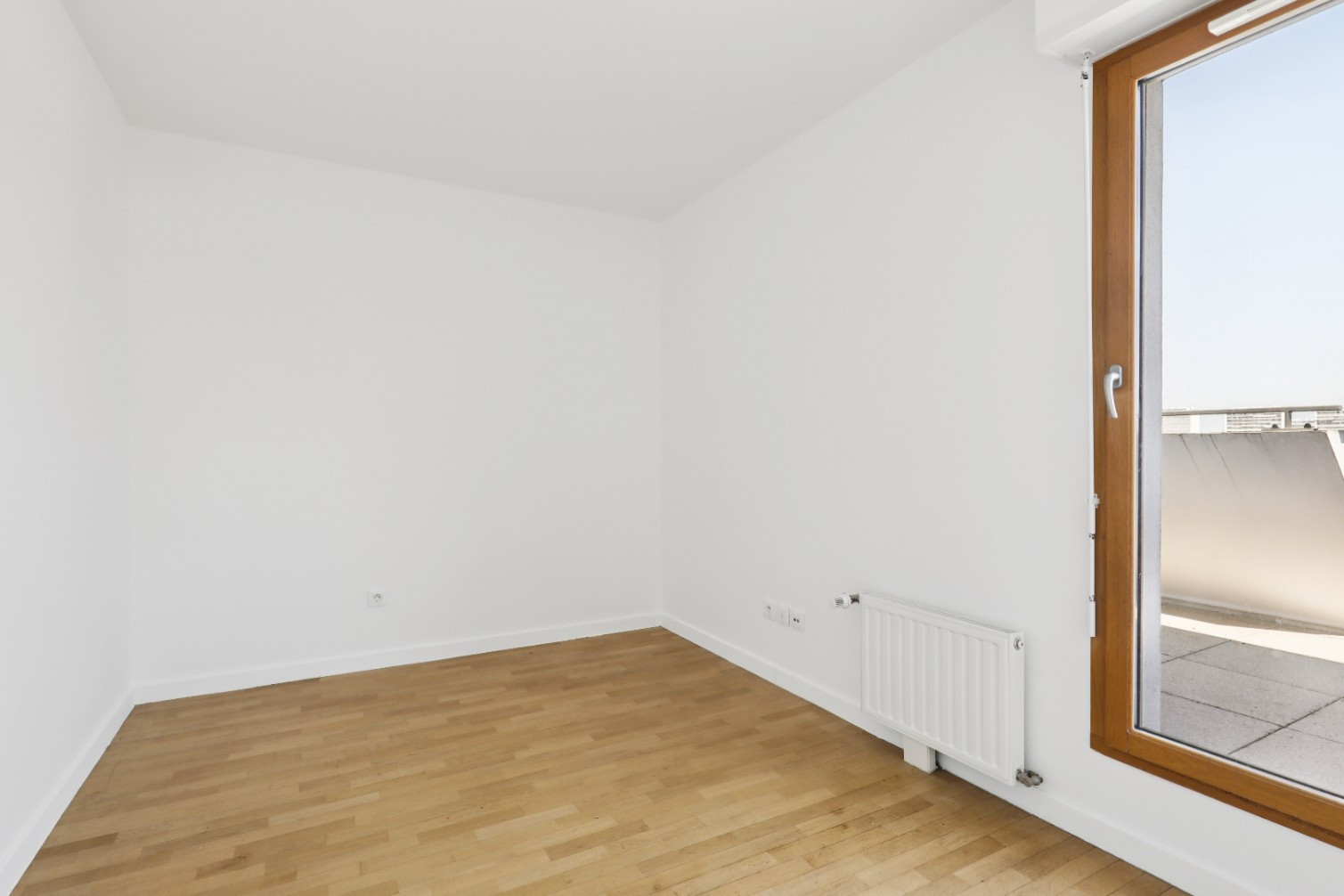 
                                                Vente
                                                 Duplex familial au dernier étage avec terrasses !
