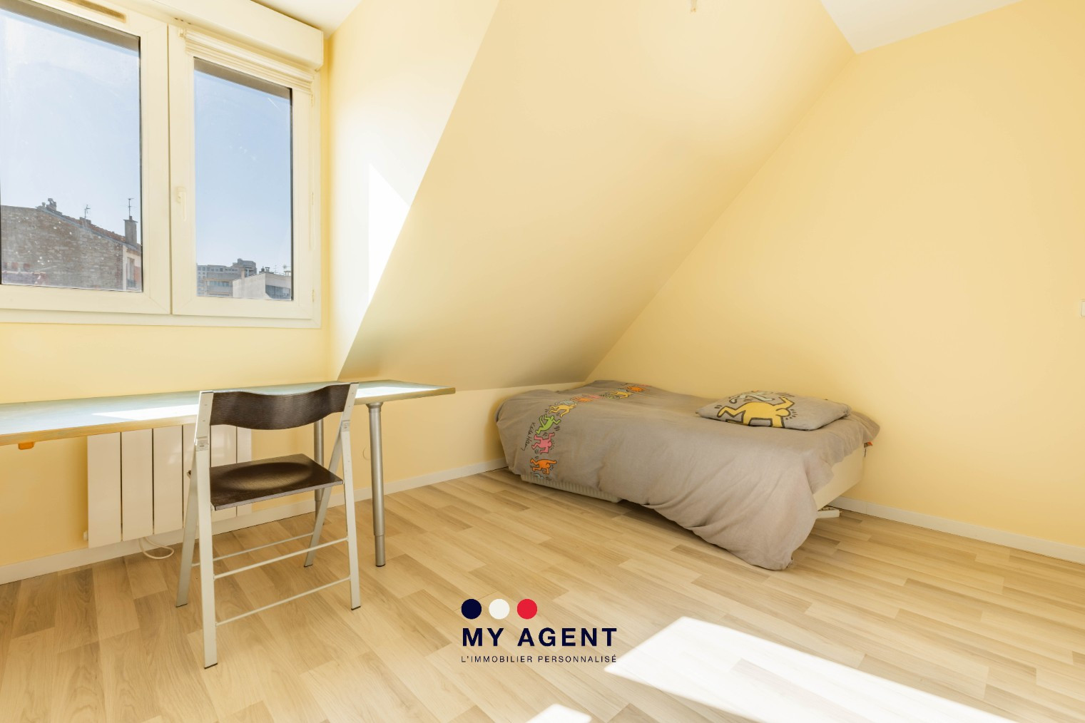 
                                                Vente
                                                 Duplex familial lumineux au cœur des commerces