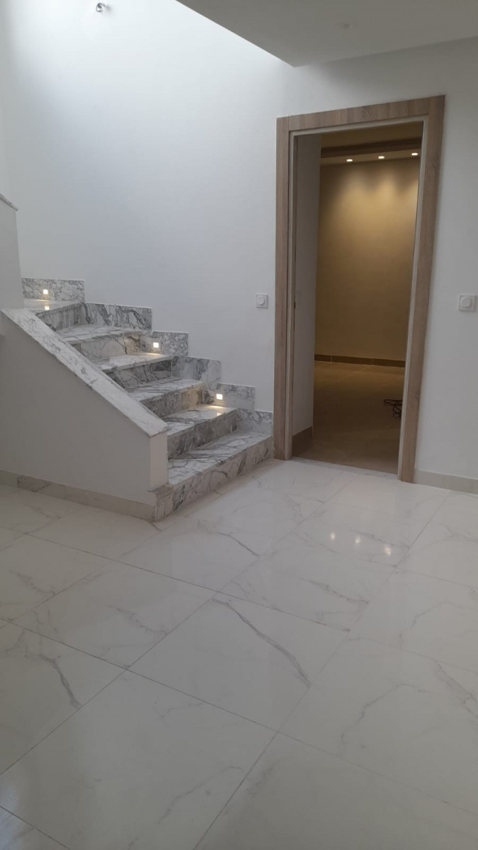 
                                                Vente
                                                 Duplex haut standing 3M734