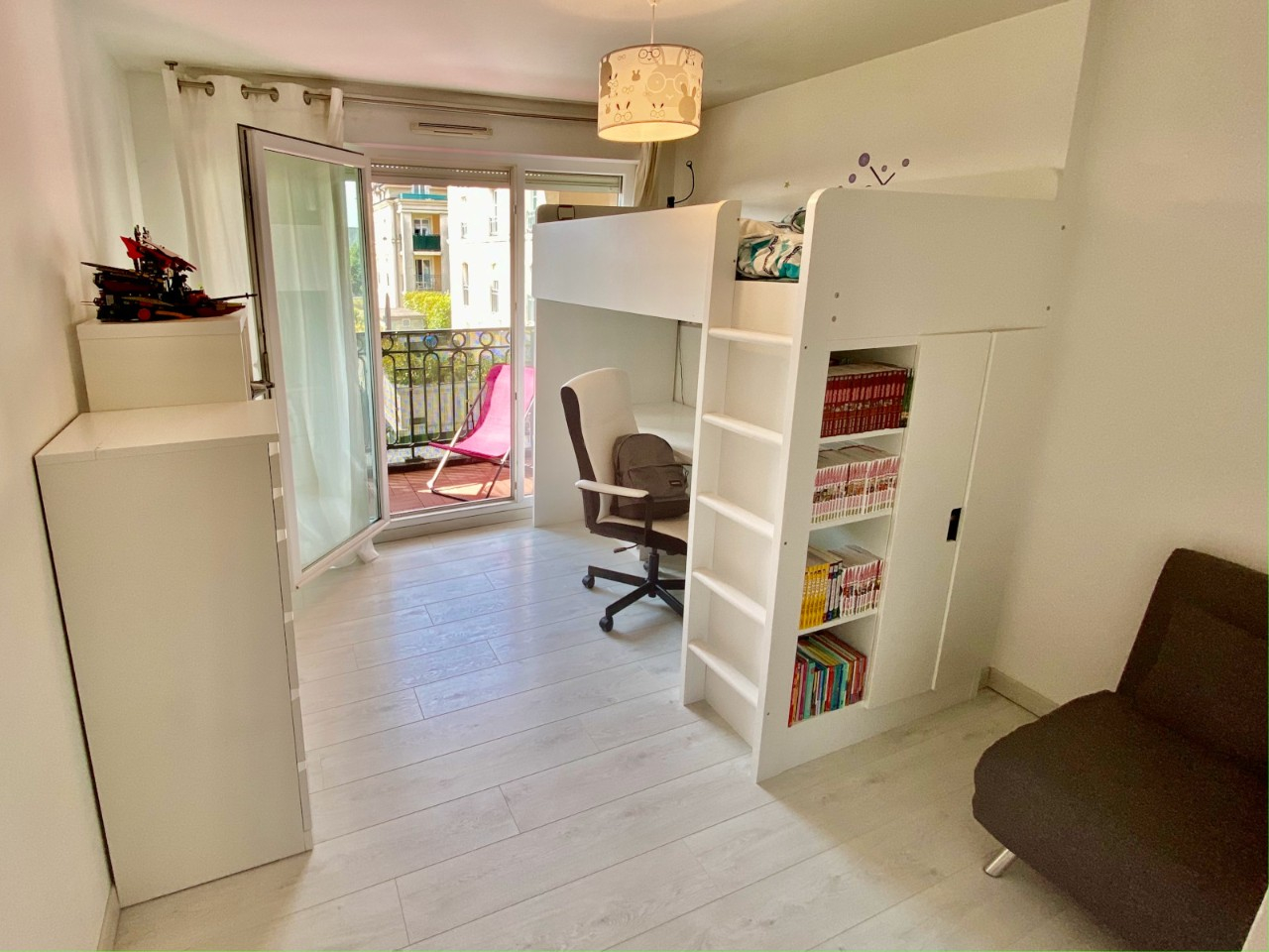 
                                                Vente
                                                 Duplex hyper centre ville à Noisy le grand