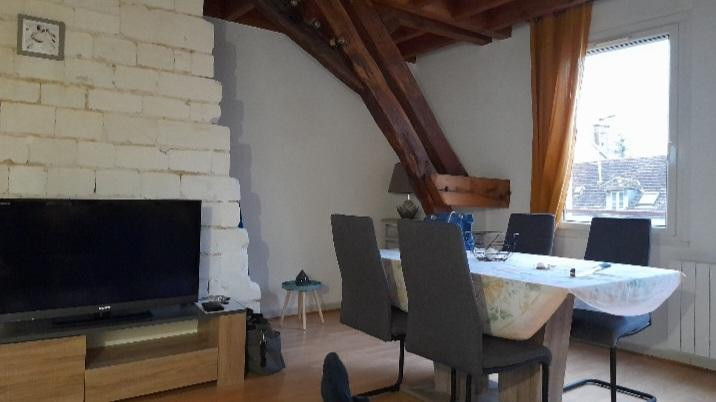 
                                                Location
                                                 DUPLEX LUMINEUX