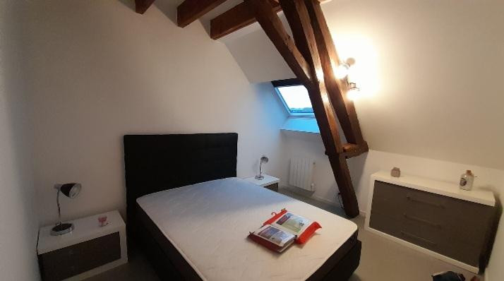 
                                                Location
                                                 DUPLEX LUMINEUX