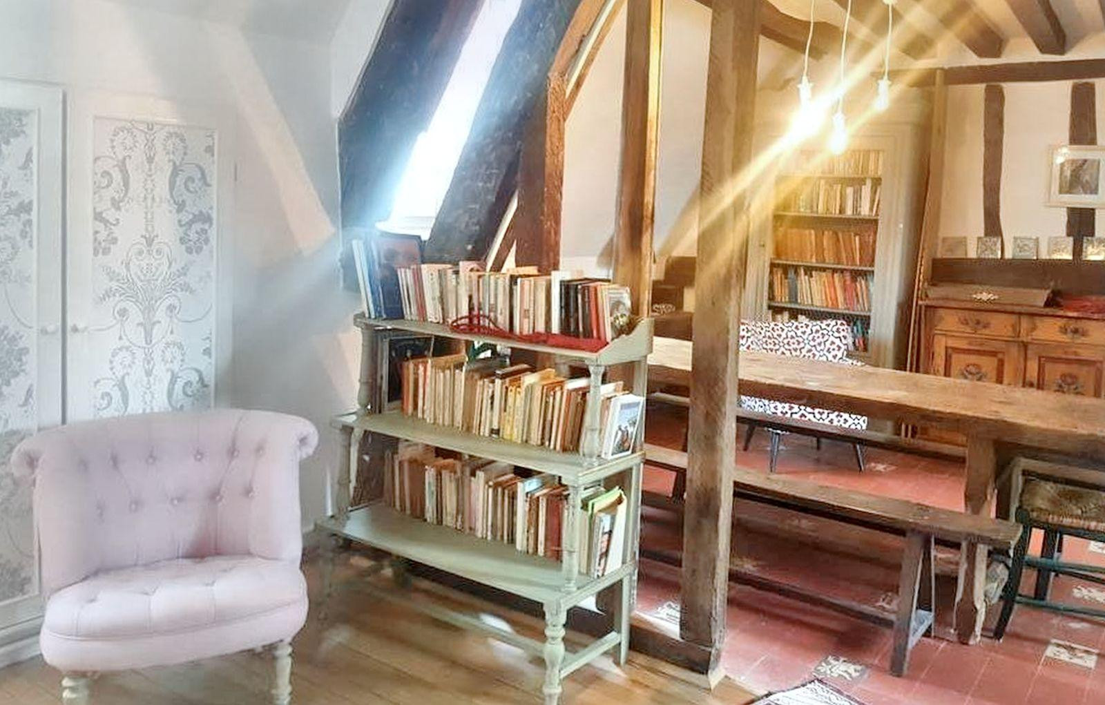 
                                                Location
                                                 Duplex lumineux au coeur historique de Vernon