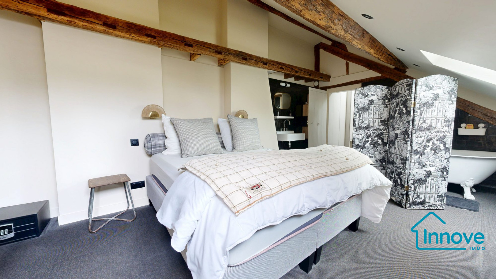 
                                                Location
                                                 Duplex meublé