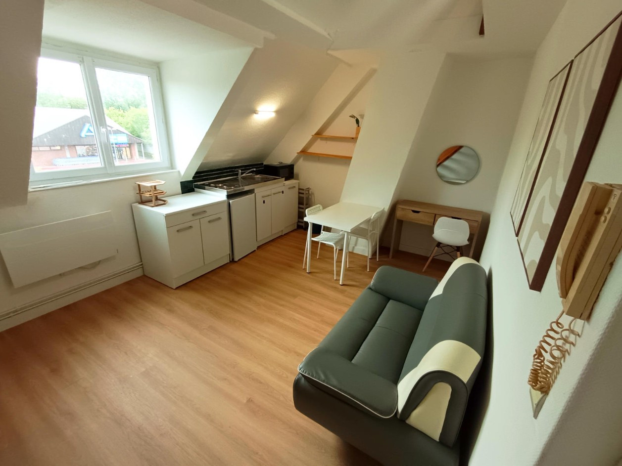 
                                                Location
                                                 DUPLEX MEUBLÉ AVEC PARKING