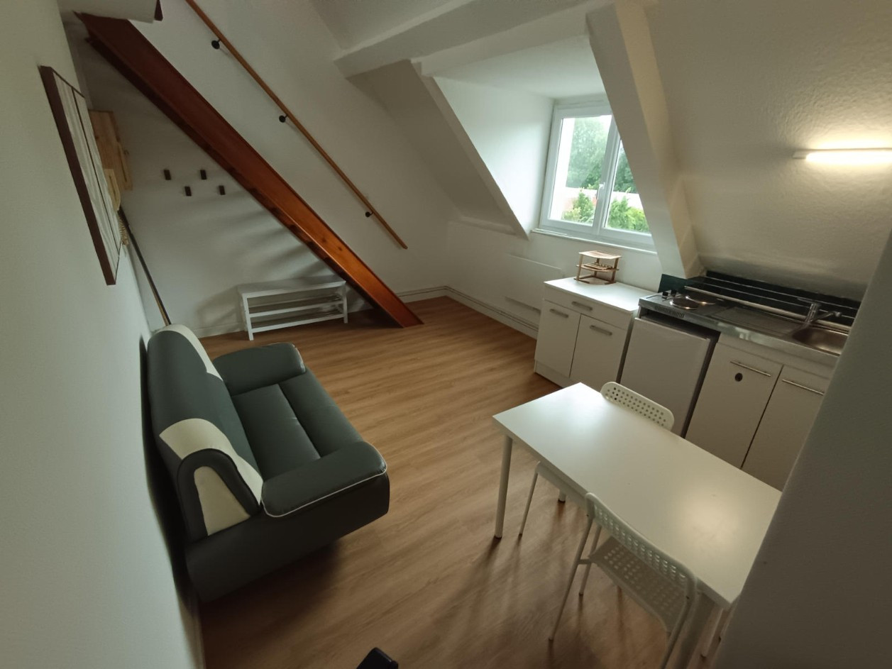 
                                                Location
                                                 DUPLEX MEUBLÉ AVEC PARKING