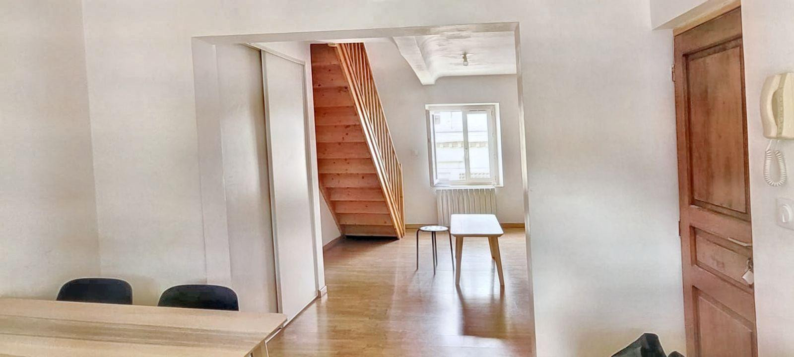 
                                                Location
                                                 Duplex meublé / Bail mobilité /Centre-ville Bayeux