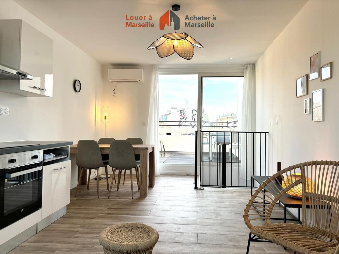 
                                                Location
                                                 Duplex meublé - Terrasse vue Nd de la Garde