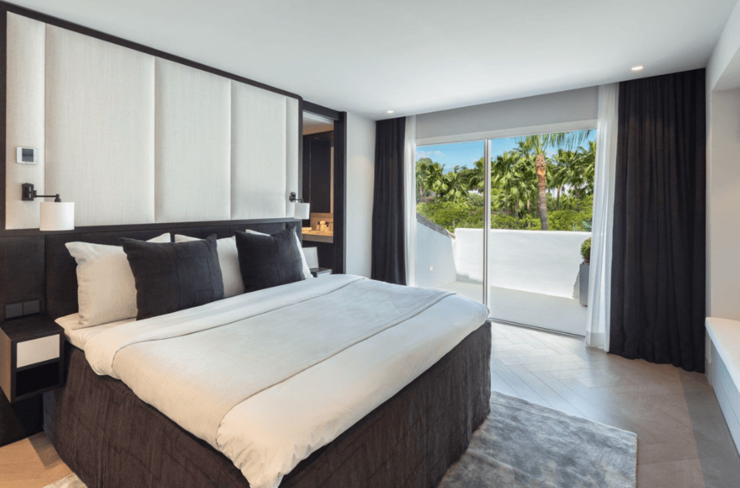 
                                                Vente
                                                 Duplex Penthouse à Puente Romano