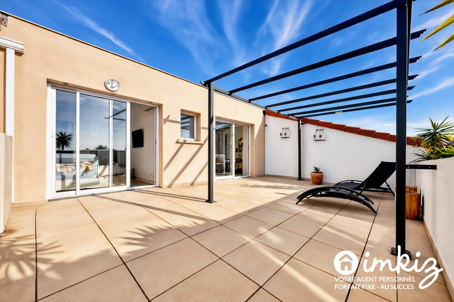 
                                                Vente
                                                 Duplex rénové 84 m² • Sainte-Marie la mer