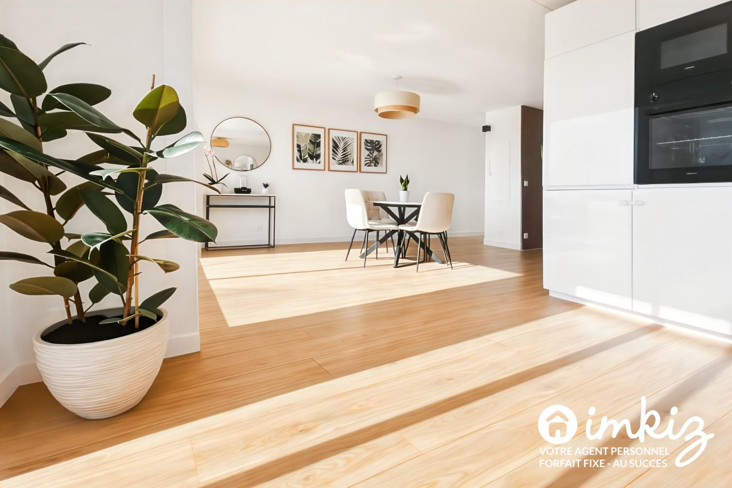 
                                                Vente
                                                 Duplex rénové 84 m² • Sainte-Marie la mer