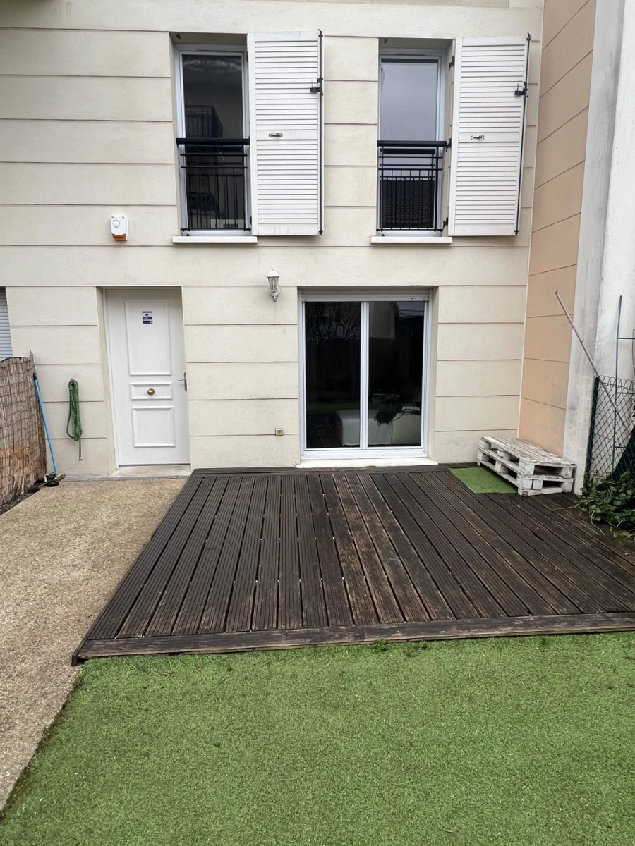 
                                                Vente
                                                 Duplex T3 avec terrasse, jardin et parking