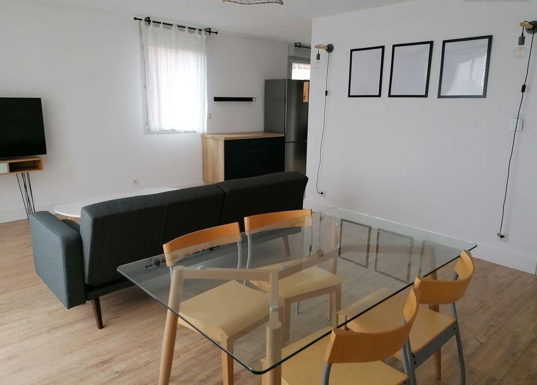 
                                                Location
                                                 Duplex T3 meublé de 71m² lumineux