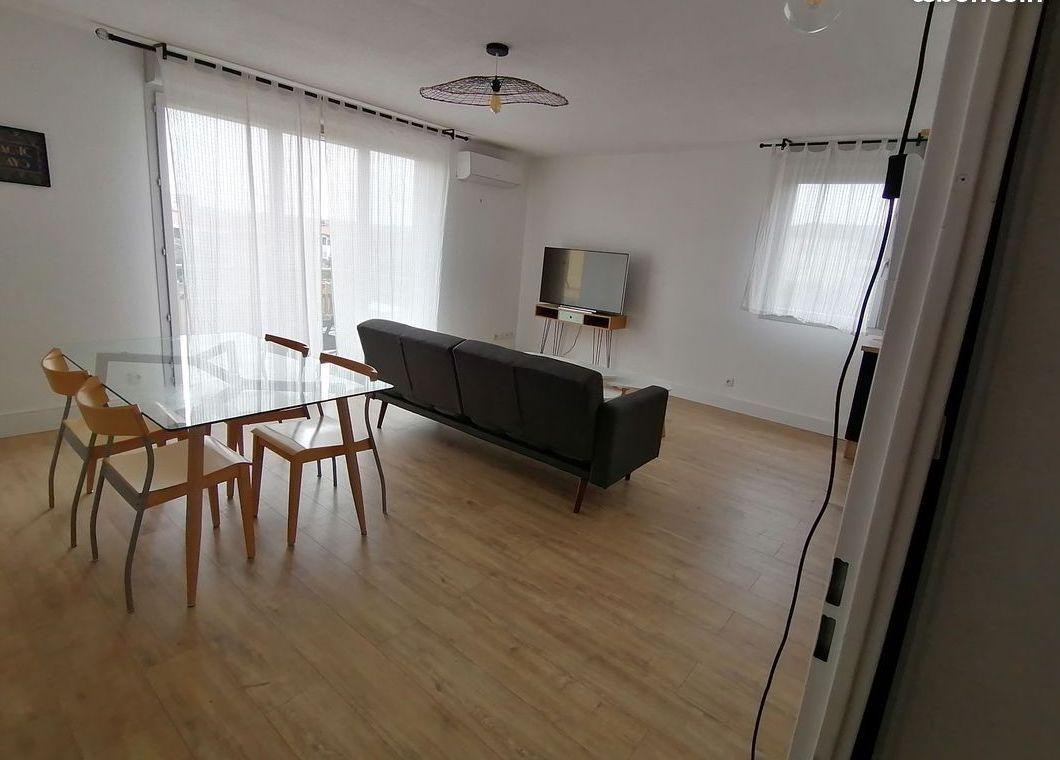 
                                                Location
                                                 Duplex T3 meublé de 71m² lumineux