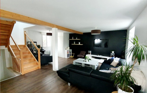 
                                                Vente
                                                 Duplex T4 100mètres carré rénové, 10min de Bayonne