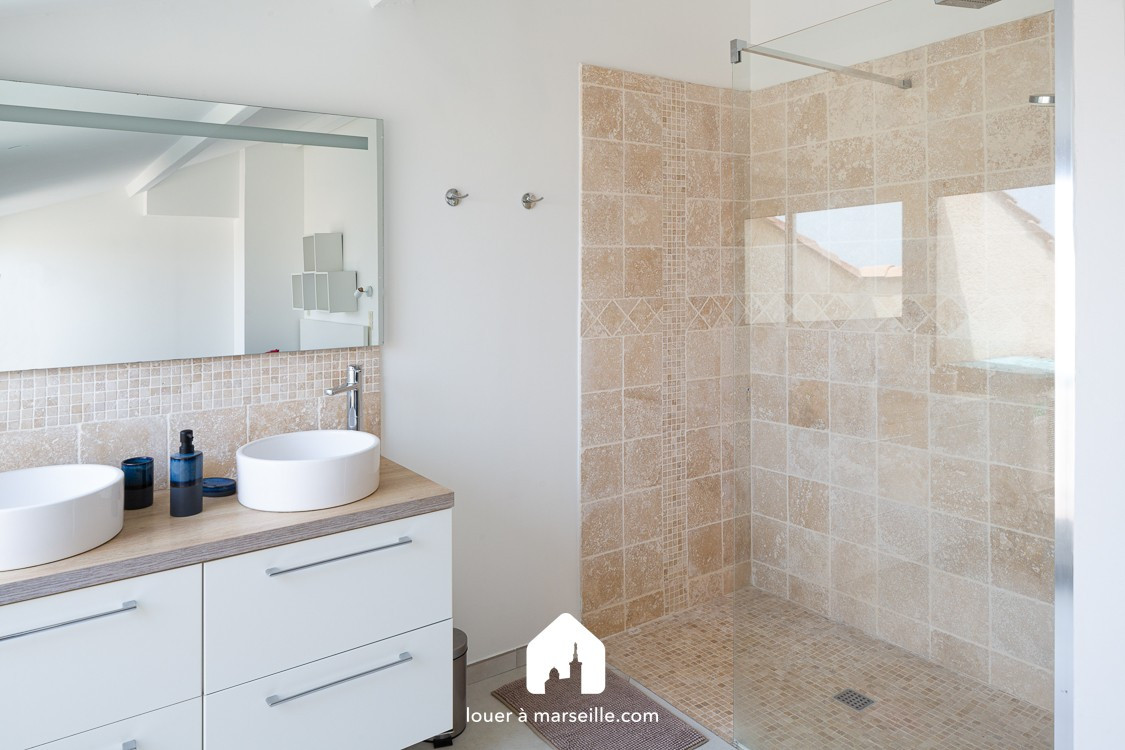 
                                                Location
                                                 Duplex vieille Chapelle