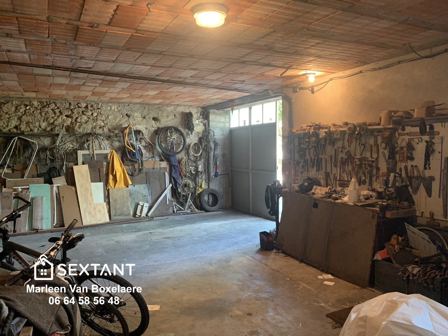 
                                                Vente
                                                 Durban-Corbières, maison de village avec deux garages, une terrasse et jolie vue.