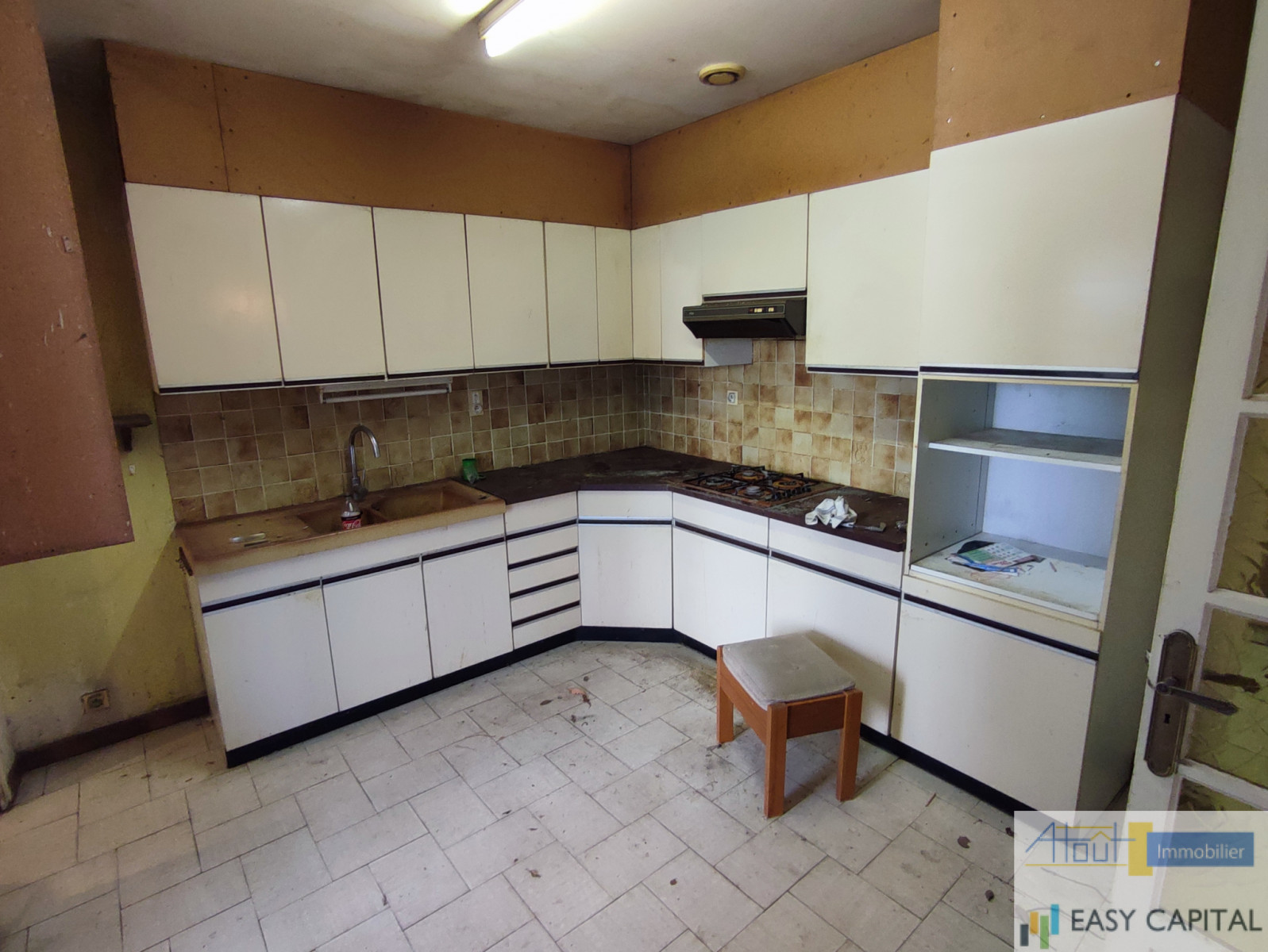 
                                                Vente
                                                 Echoppe avec jardin à rénover