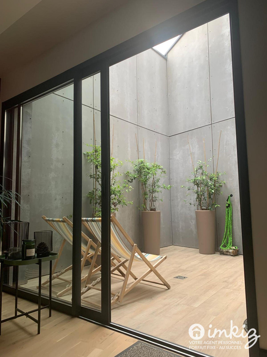 
                                                Vente
                                                 Echoppe bordelaise de 7 pièces