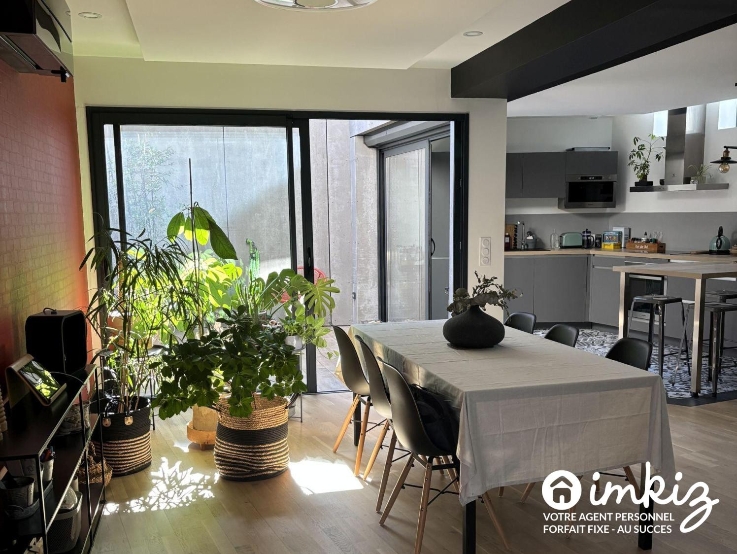 
                                                Vente
                                                 Echoppe bordelaise de 7 pièces