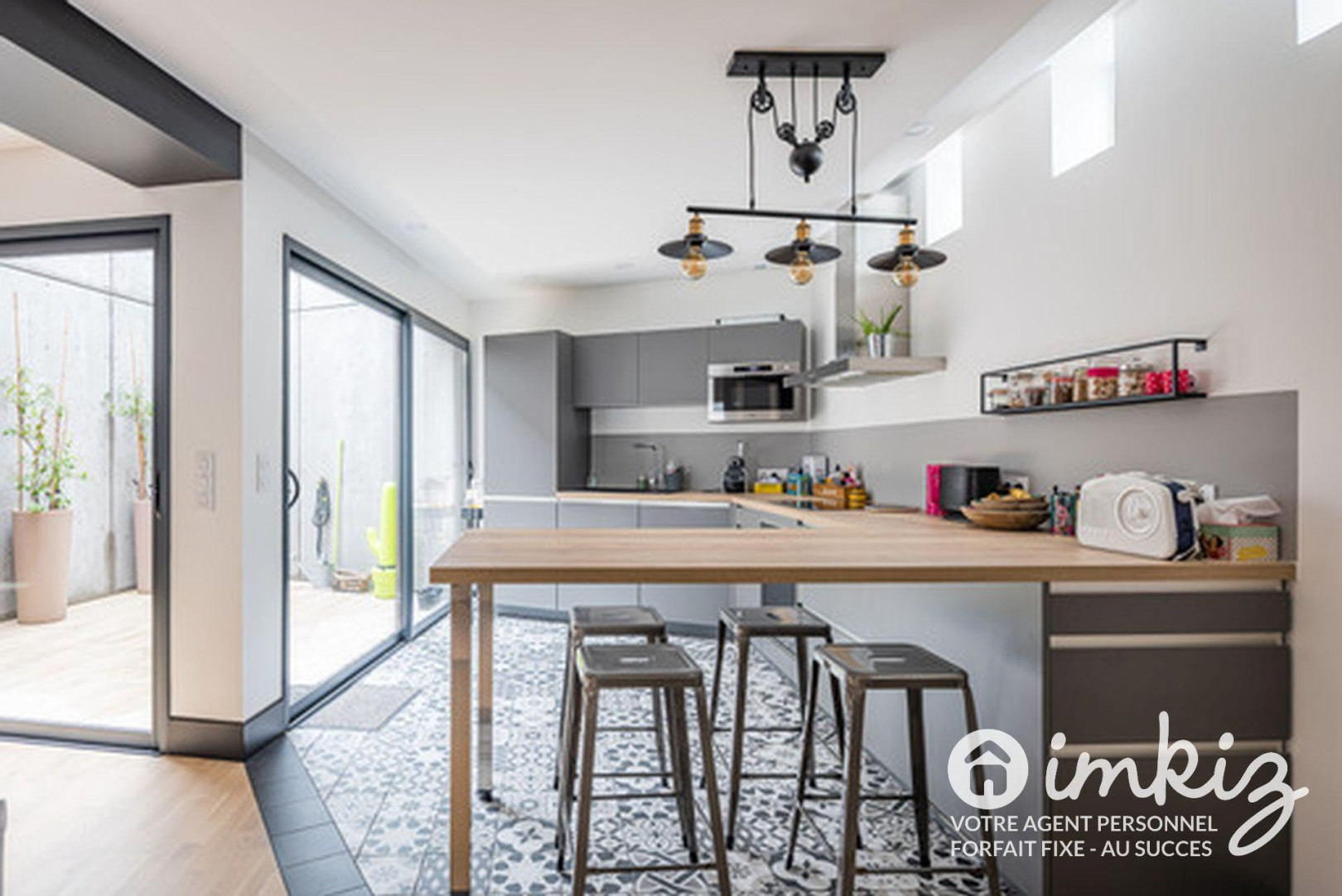 
                                                Vente
                                                 Echoppe bordelaise de 7 pièces