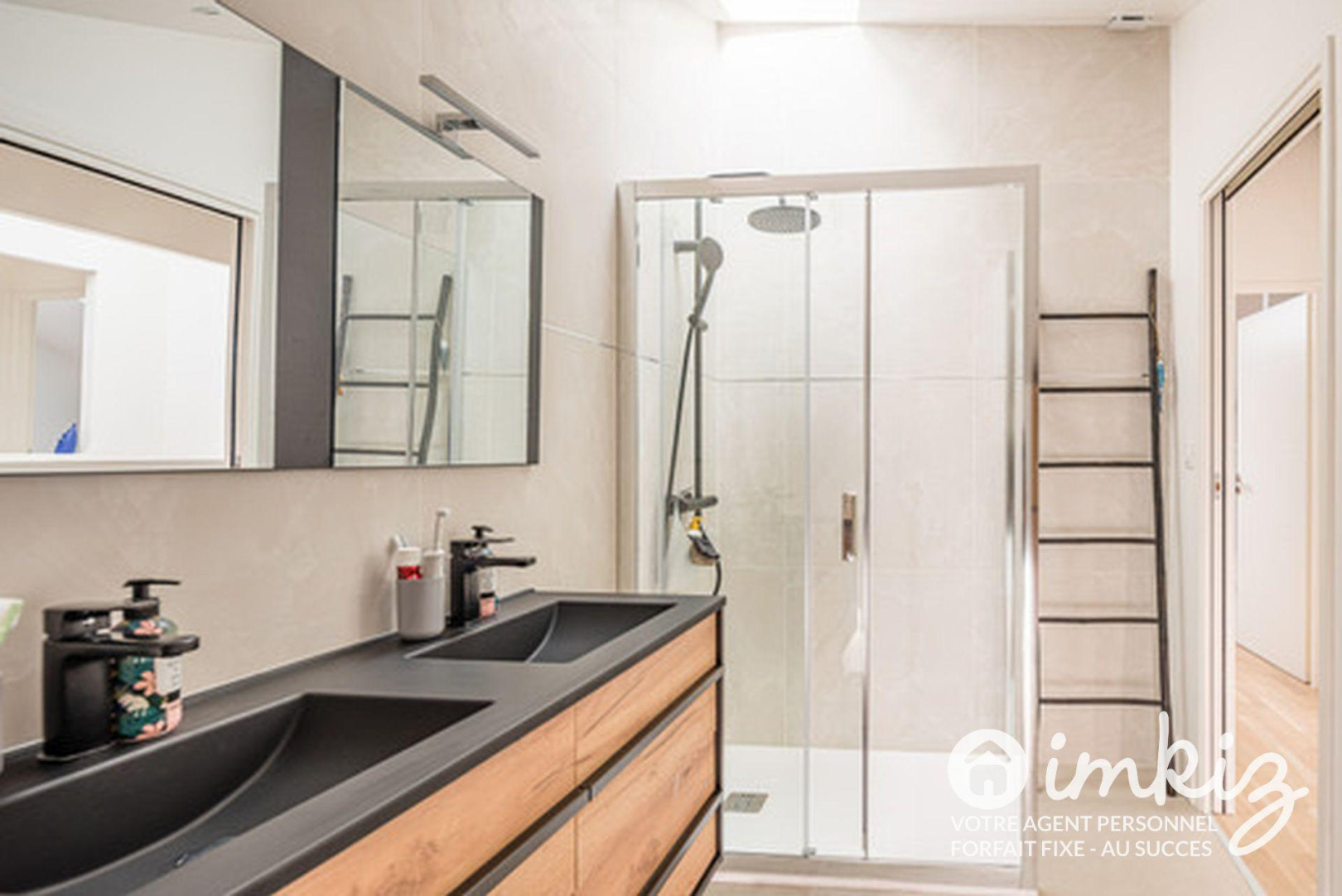 
                                                Vente
                                                 Echoppe bordelaise de 7 pièces