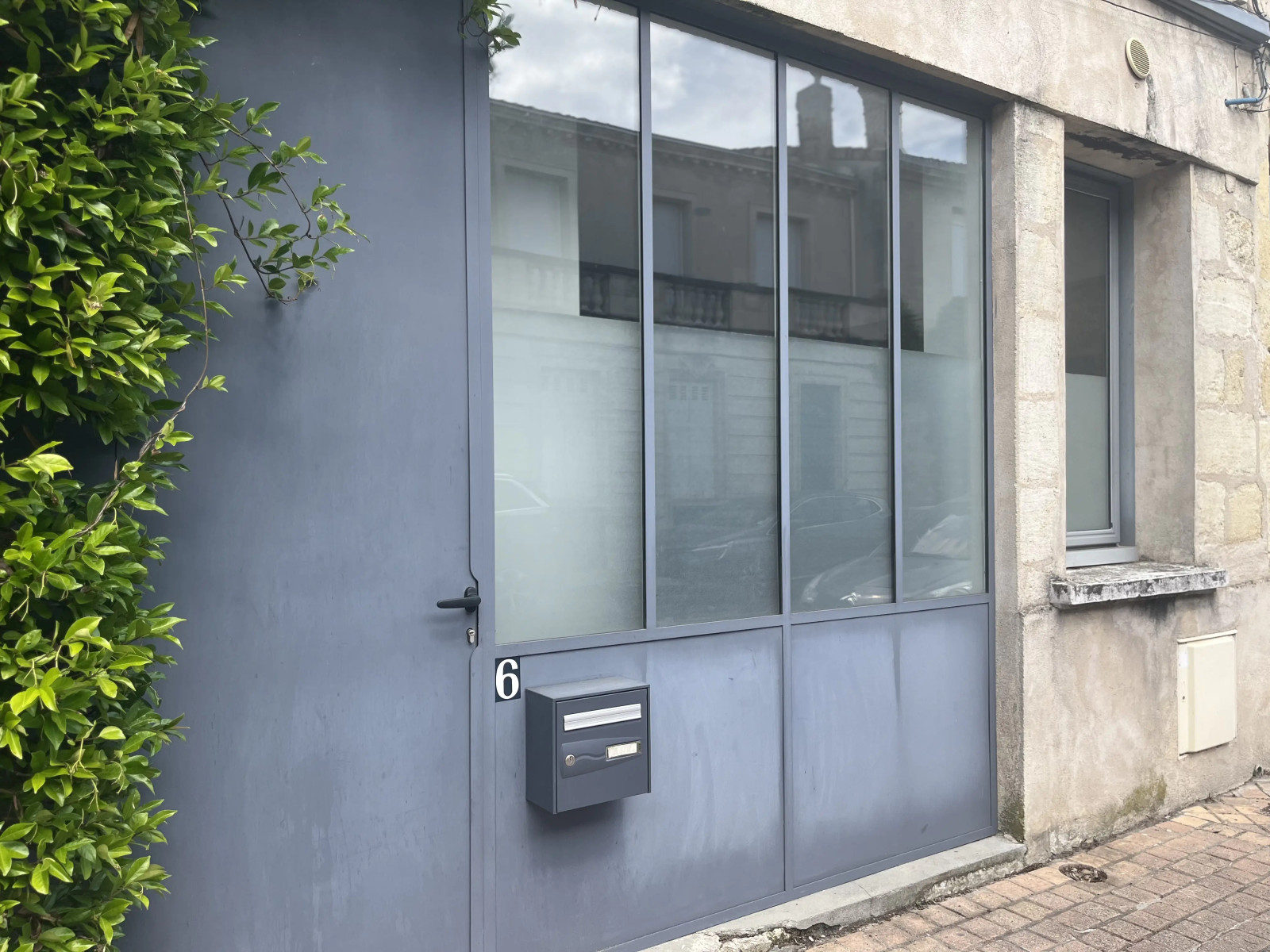 
                                                Location
                                                 Échoppe T2 rénovée et meublée