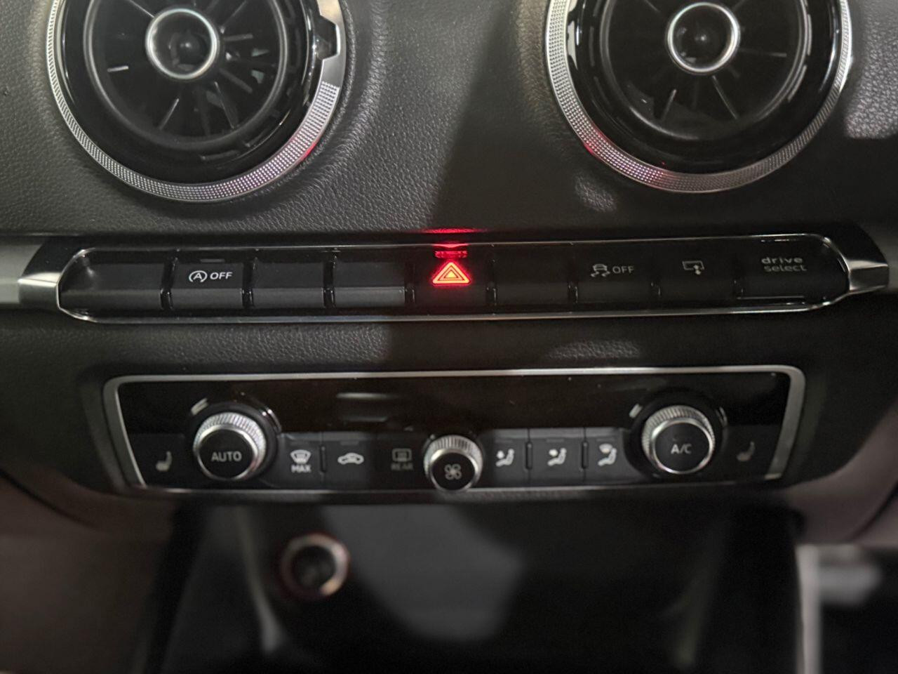 
                                                Voiture
                                                 ee