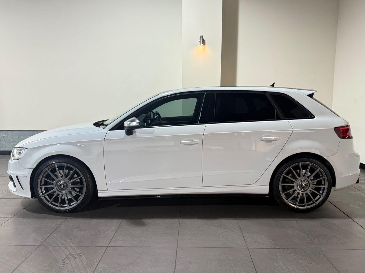 
                                                Voiture
                                                 ee