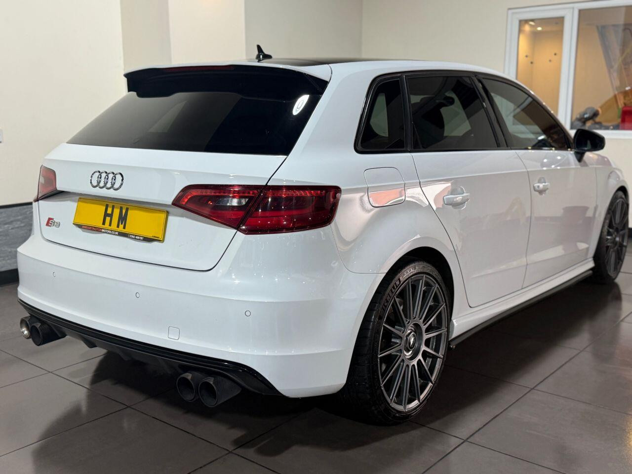 
                                                Voiture
                                                 ee