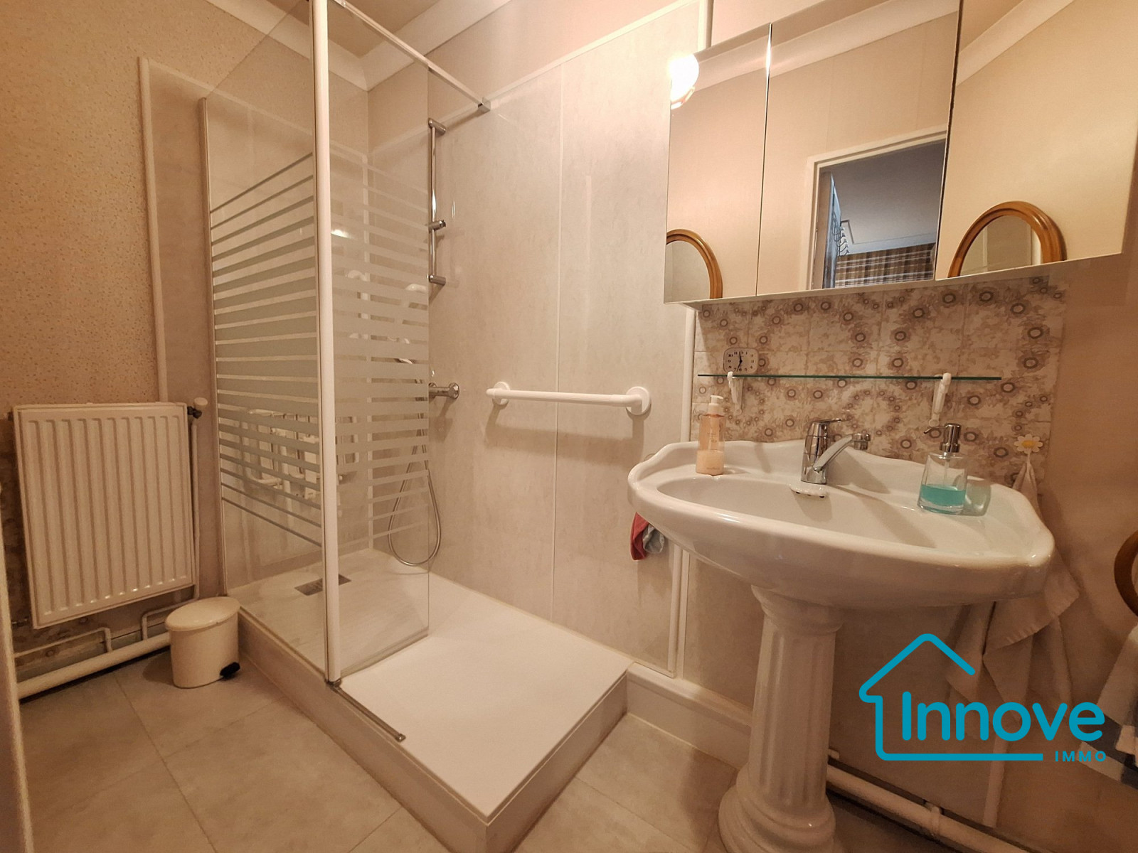 
                                                Vente
                                                 Elancourt : Maison récente avec 4 chambres/1 grenier aménageab