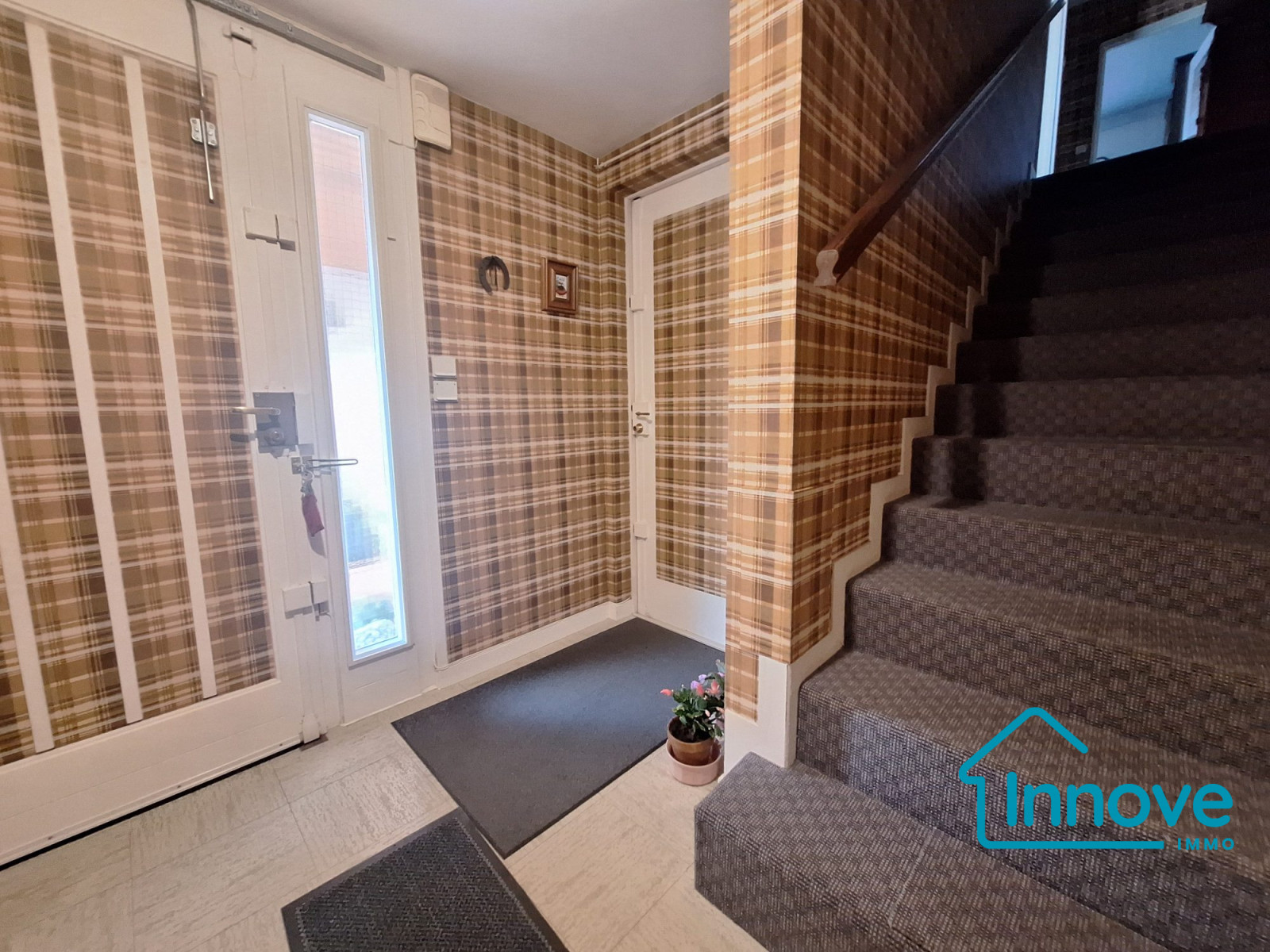 
                                                Vente
                                                 Elancourt : Maison récente avec 4 chambres/1 grenier aménageab