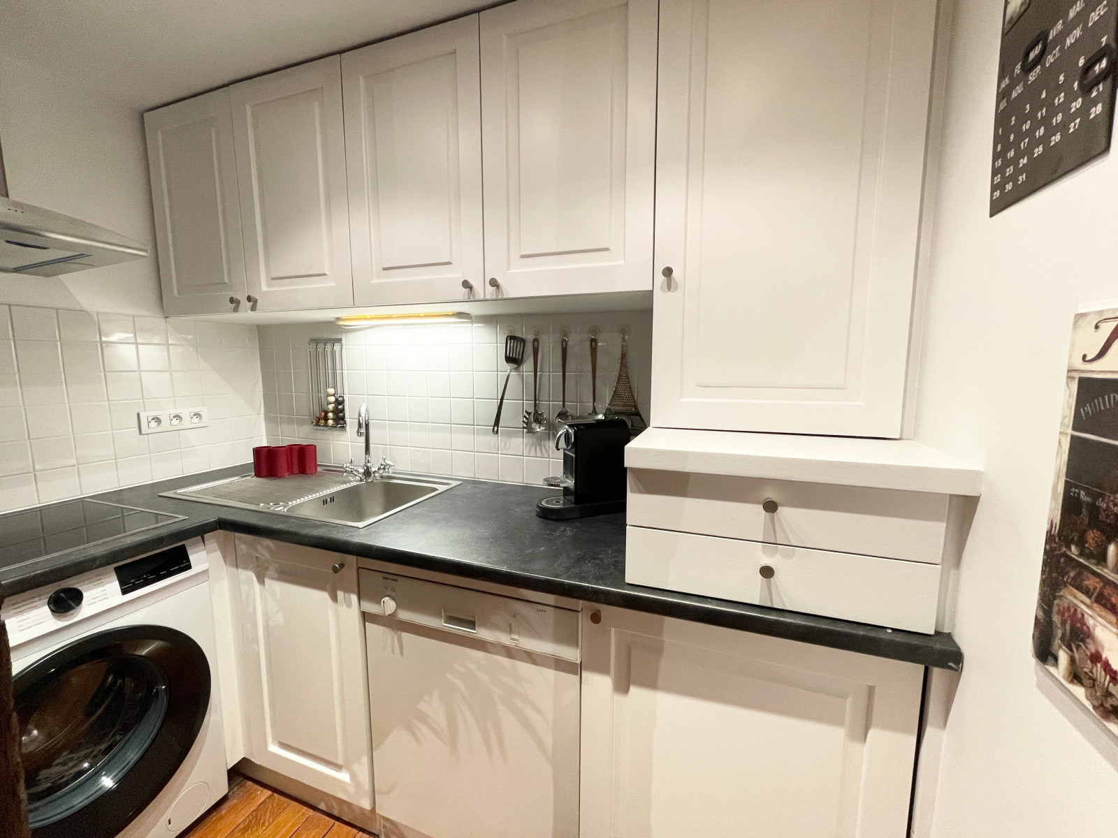 
                                                Location
                                                 Elegant 2-Bedroom Apartment in a Prime Location close to Place des Vosges (loyer tout inclus)