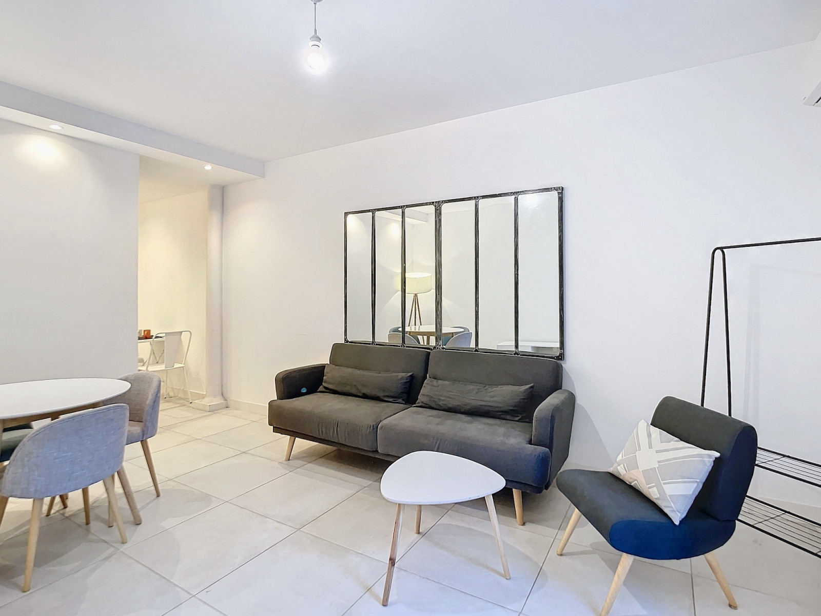 
                                                Vente
                                                 Élégant 2 pièces avec jardin au cœur de Cimiez