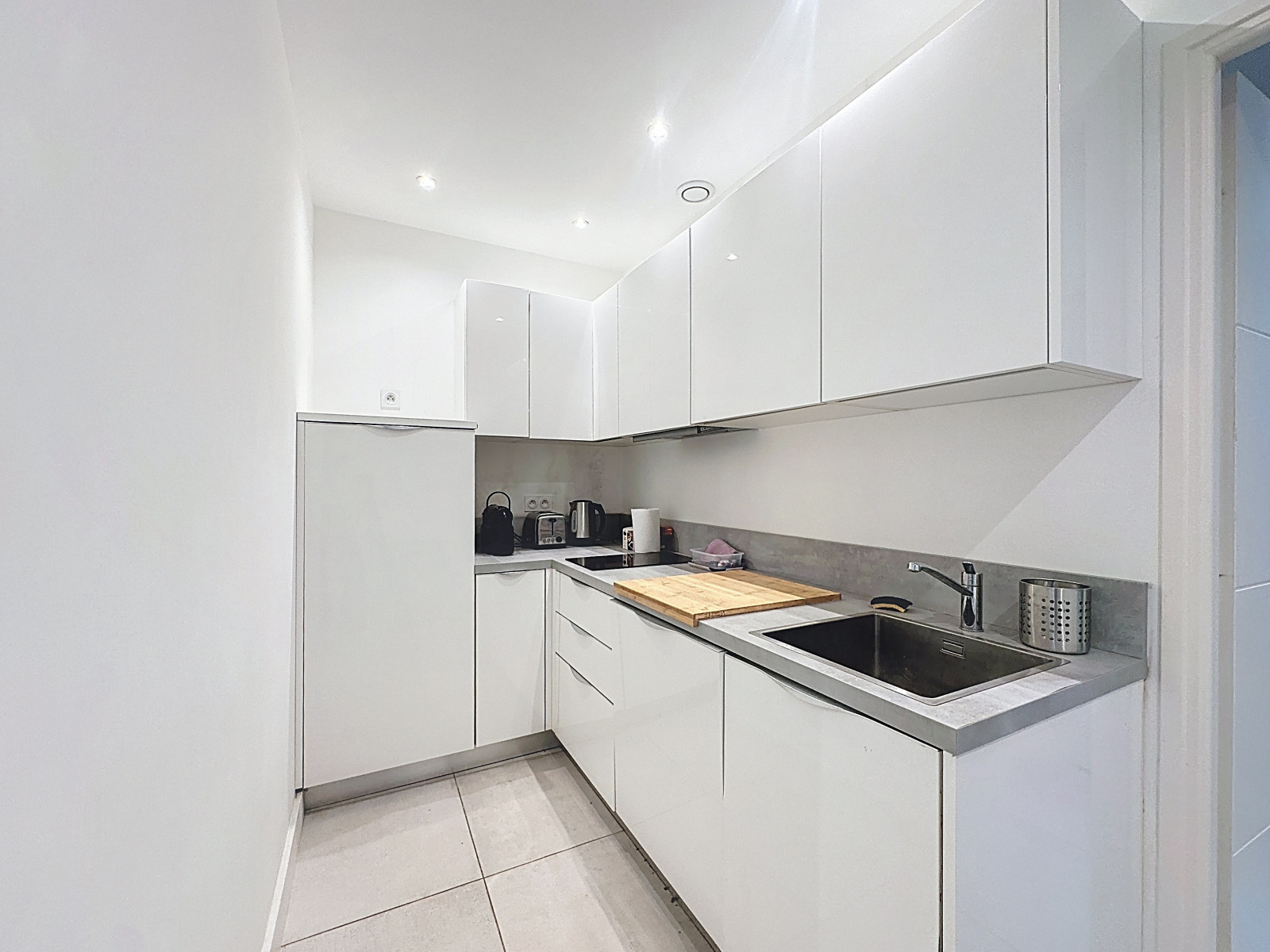 
                                                Vente
                                                 Élégant 2 pièces avec jardin privatif au cœur de Cimiez