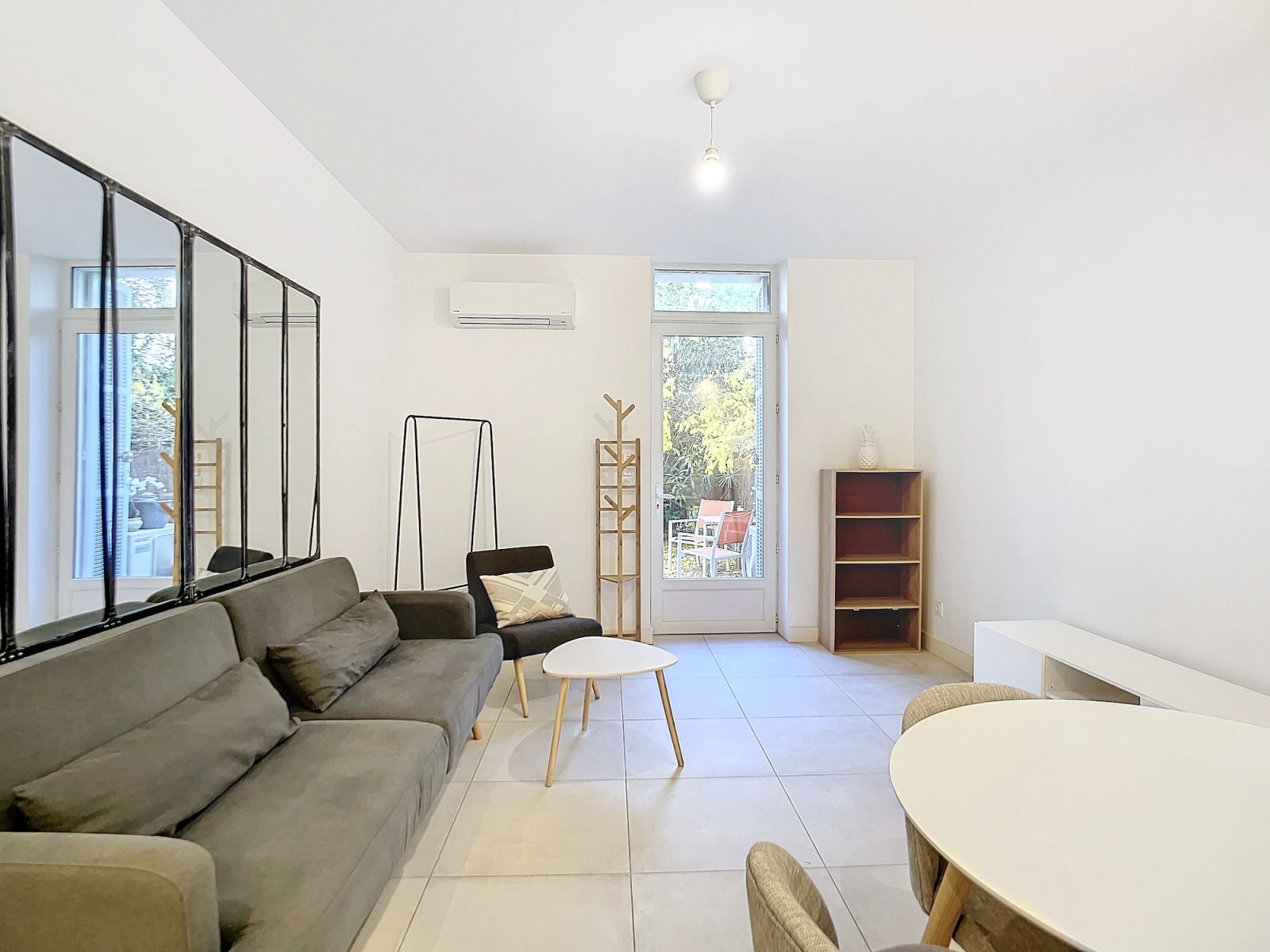 
                                                Vente
                                                 Élégant 2 pièces avec jardin