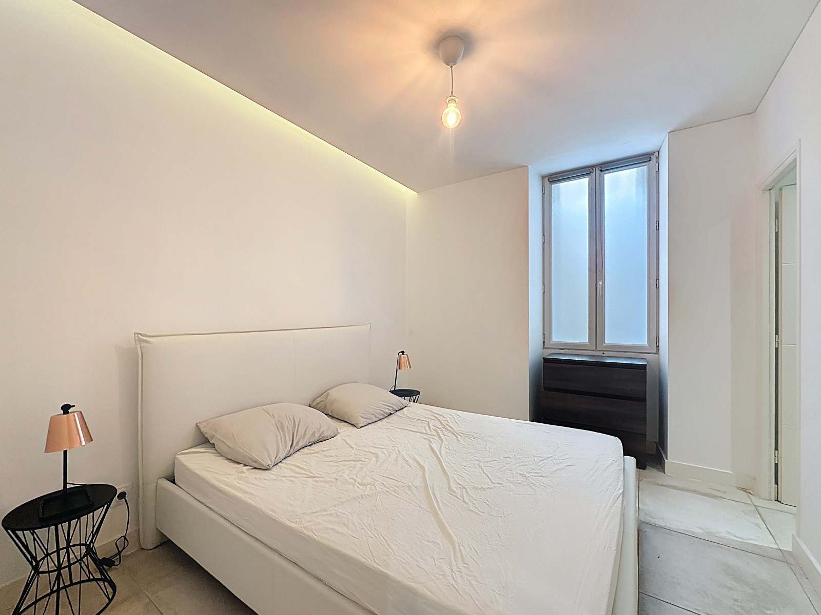 
                                                Vente
                                                 Élégant 2 pièces avec jardin