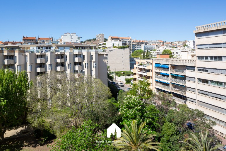 
                                                Location
                                                 Elégant Mermoz