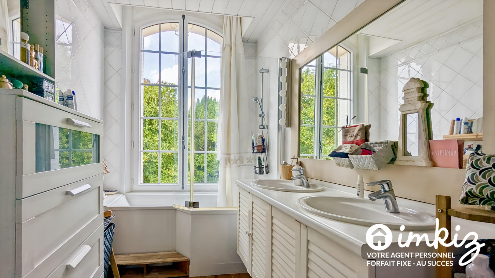 
                                                Vente
                                                 Élégante Maison de Maître 10 pièces 274 m2