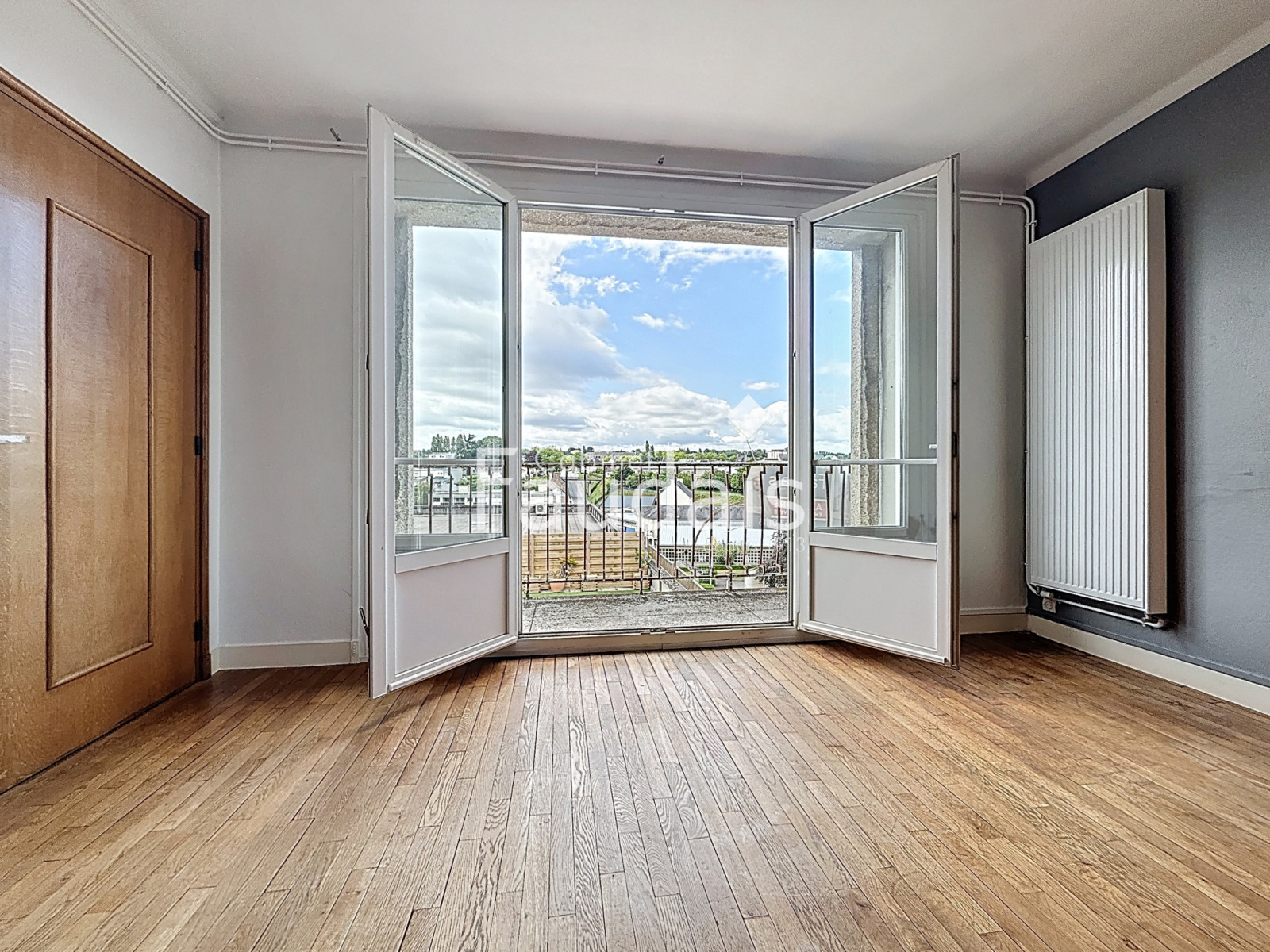 
                                                Vente
                                                 Emplacement hyper centre
