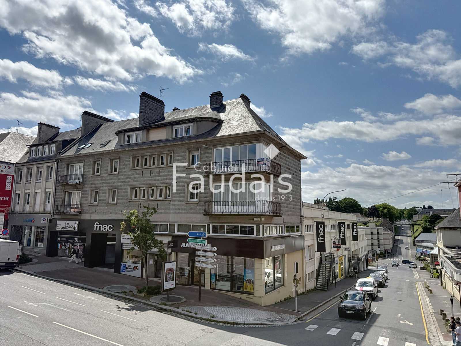 
                                                Vente
                                                 Emplacement hyper centre