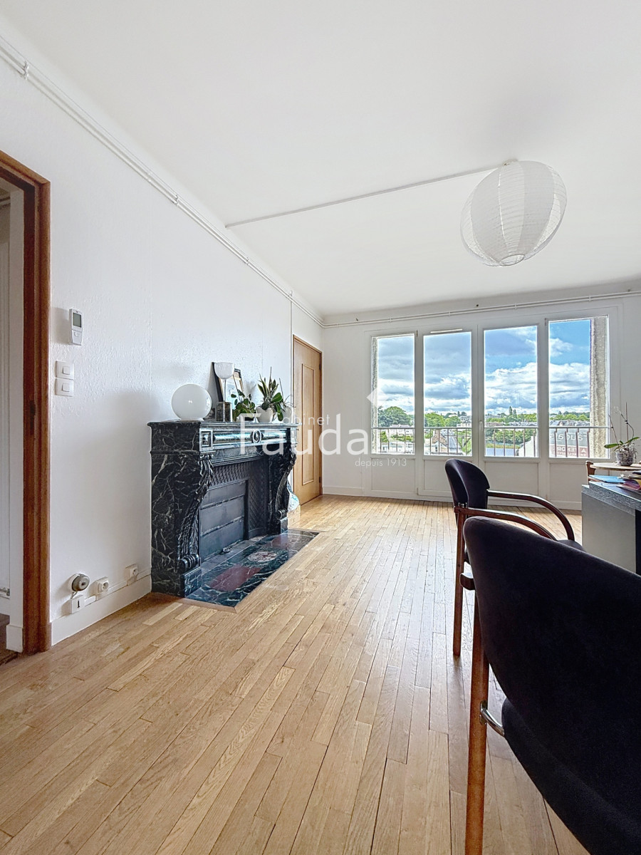 
                                                Vente
                                                 Emplacement hyper centre